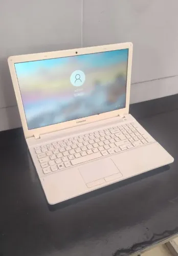 Not Samsung Branco tela 15,6 led HD, core i5 8gb Ssd 240gb bateria boa carregador original