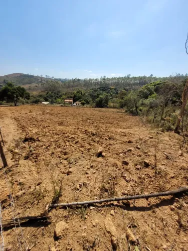 Terreno de em Desterro de Entre Rios MG, 45 mil metros Financio parte aceito carro