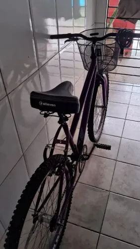 Bicicleta Aro 26 com cesta e banco largo