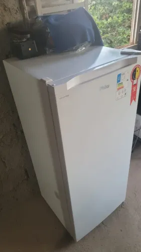 Freezer Vertical Pfv165b 4 Gavetas 140 L Branco Philco 127 V Branco