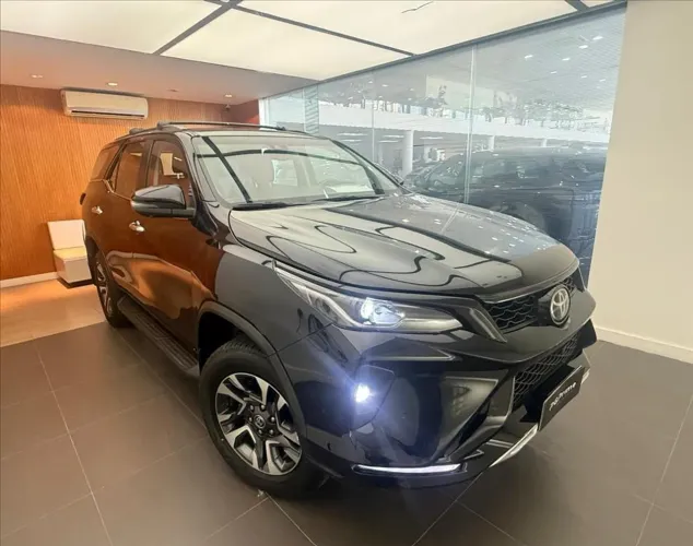 Toyota Hilux SW4 4X4 2.8 Diesel 2025