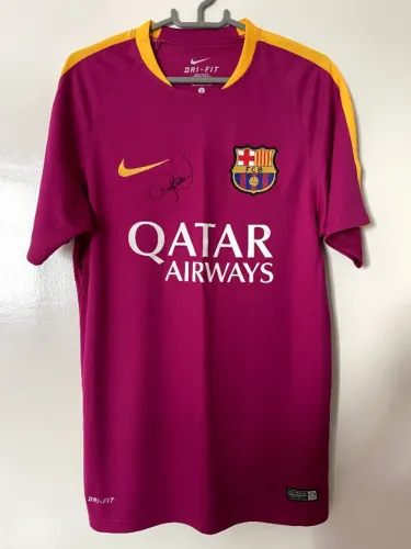 Camisa Feminina Barcelona Autografada Neymar Tamanho P