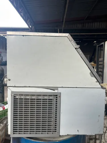 Vendo máquina de gelo Everest EGC-50kg/24h R$ 5.000,00