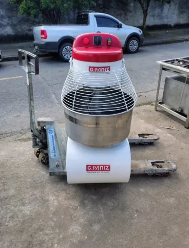 Masseira espiral Gpaniz 40 kg de massa pronta 25 de farinha 2 velocidade