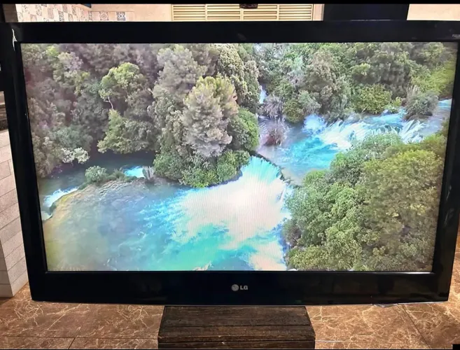 Tv LCD LG 42 com case