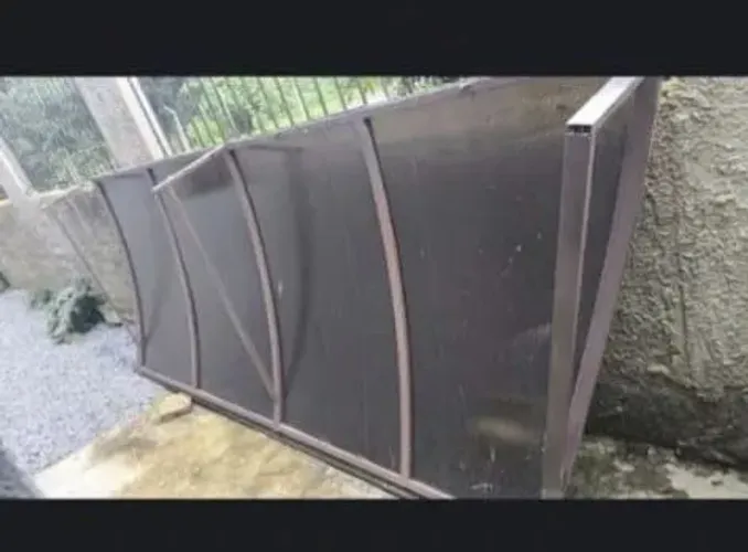 Toldo em policarbonato 