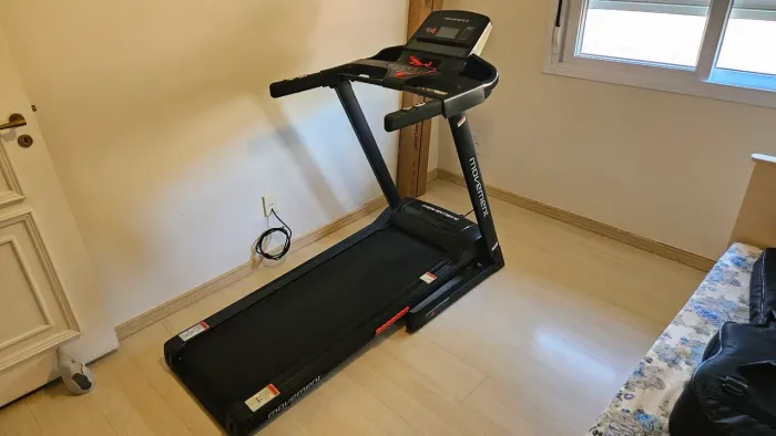 Esteira Elétrica Moviment R4 127V em Estado de Nova 
