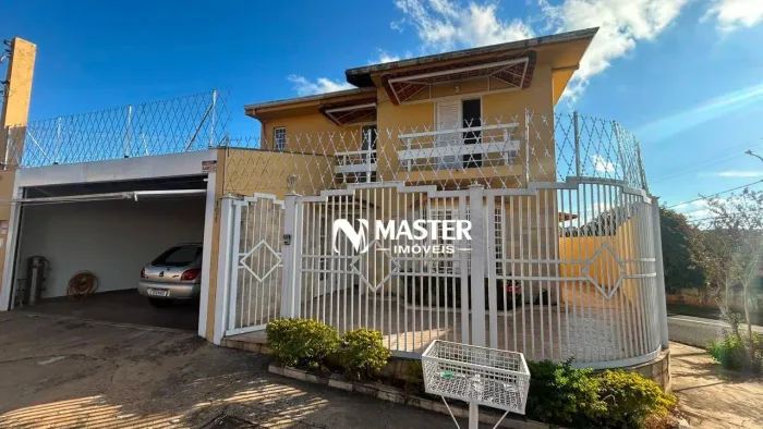 Sobrado com 4 dormitórios à venda, 189 m² por R$ 690.000,00 - Jardim Cristo Rei - Marília/