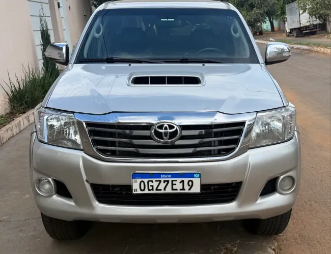 Toyota Hilux CD SRV D4-d 4X4 3.0 TDI Diesel AUT 2012