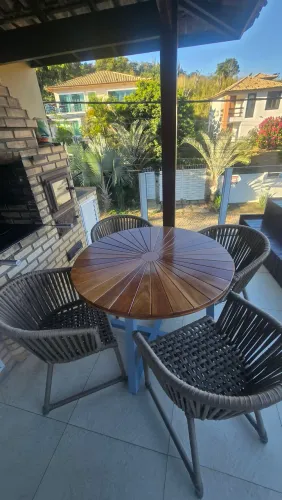Mesa de madeira cumaru cadeiras corta náutica 