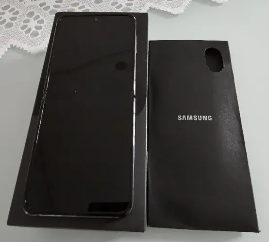 Celular Z Flip 4 com degeito na Tela