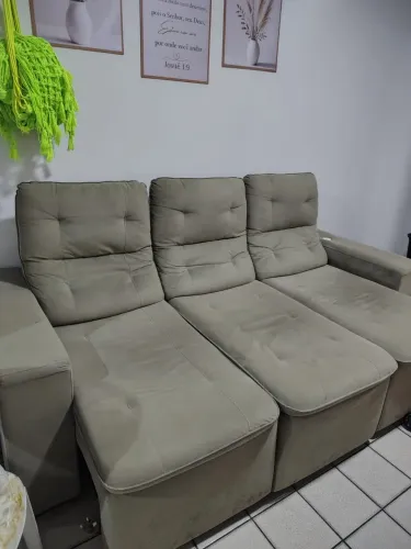Sofá retrátil e reclinável