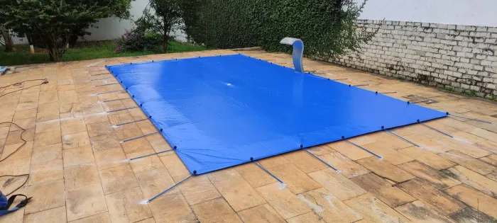 Capa de proteção para piscinas 