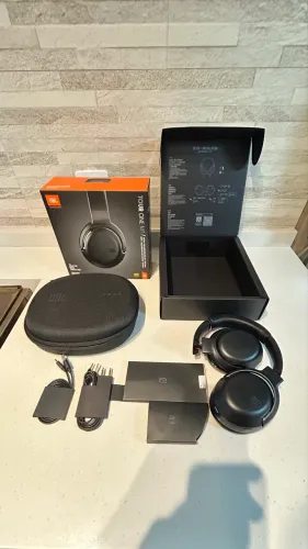 Fone JBL Tour One M2
