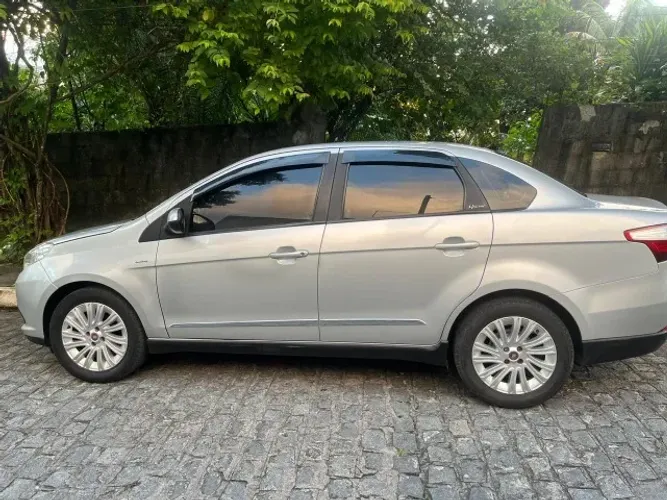 Fiat Grand Siena Essence Dual. 1.6 Flex 16V 2013