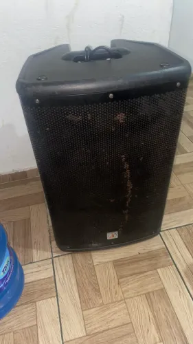 Caixa de som profissional