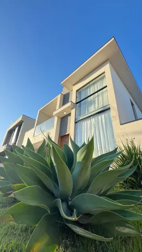 Sobrado de Alto Padrão no Residencial Esplanada com Piscina, Mezanino e 3 Suítes - Tatuí I