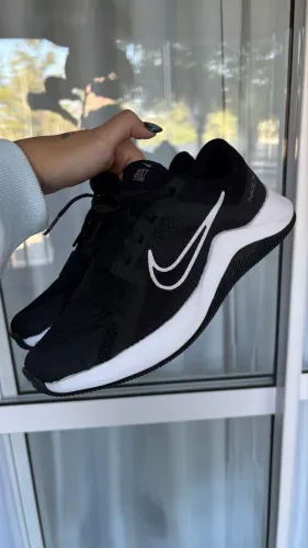 Tênis Nike Mc Trainer 2 Feminino, Tamanho 36, Preto e Branco