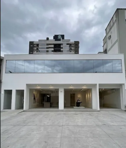 Alugo 2 lojas e 5 salas comercial Floresta São José 