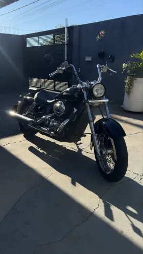 Shadow 750