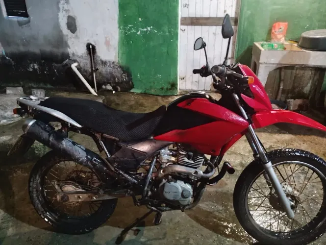 Moto para vender por favor só entrar em contato que realmente queira comprar