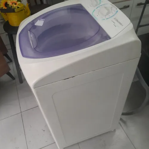 Máquina  de lavar 6kg 110w. 