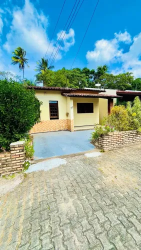 LINDA CASA EM CONDOMÍNIO NA LAGOA REDONDA.
