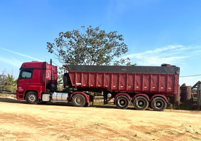 Conjunto cavalo MB 1938S 4x2 + Carreta Caçamba ROSSETTI 