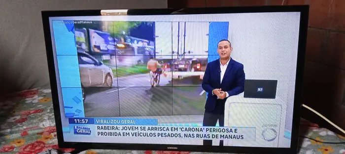 Smart Tv Samsung 32 polegadas Modelo UN32J4300AG -