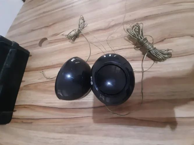 Duas caixinhas de home LG 3ohms 30 watts