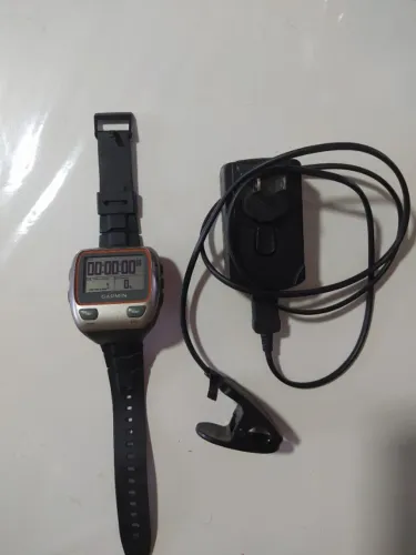 Relógio GPS Garmin modelo 310 XT