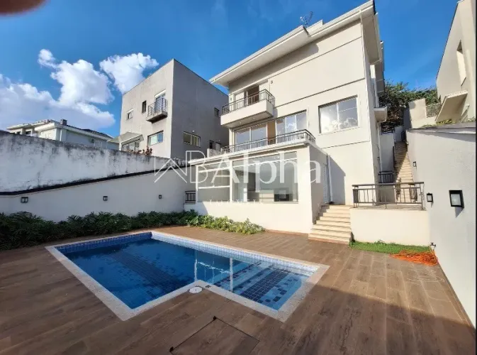Esta maravilhosa Casa no Condomínio Valville 1