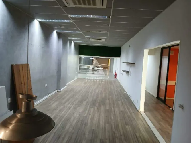 Loja em Prédio Comercial Frente em Botafogo (RJ) 514 m², 11 Vaga, Segurança 24h - Oportun