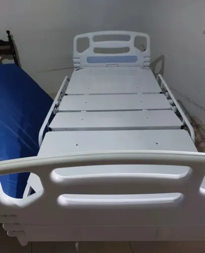 Cama hospitalar 3 manivelas 10x