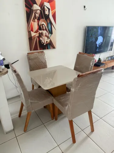 Conjunto de mesa e cadeira 0,80x0,80