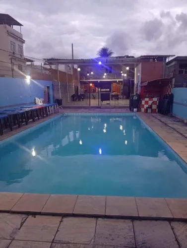 Arrendo um piscina bar com tudo dentro