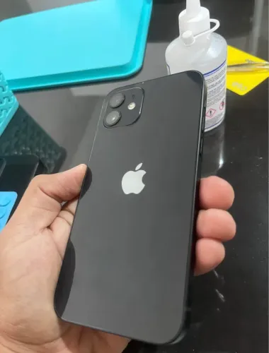 iPhone 12 black 128gb com caixa, nota fiscal e muitas capas.