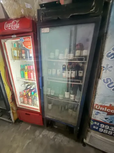 Expositor refrigerado 500l R$1700