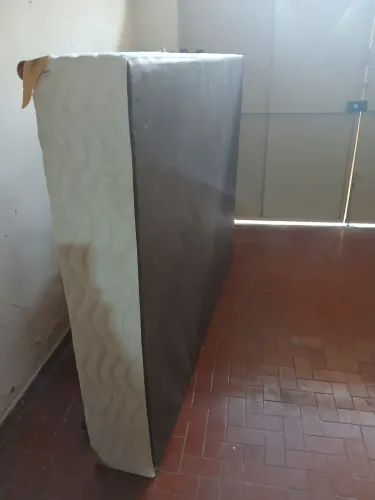 Vendo Box para cama de casal sem colchão