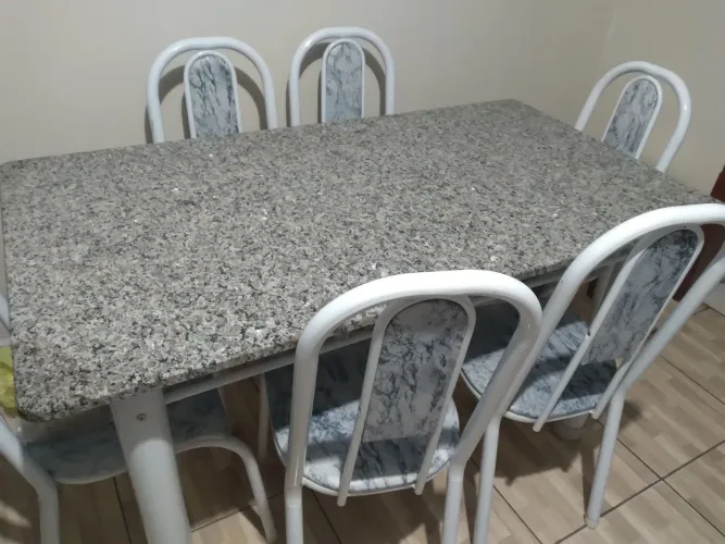 Mesa de granito 6 cadeiras