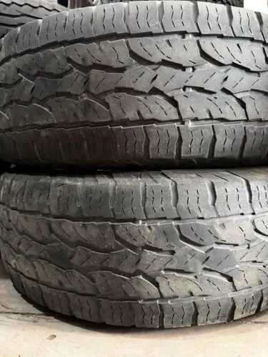 Pneus 265/70/6 marca Dunlop