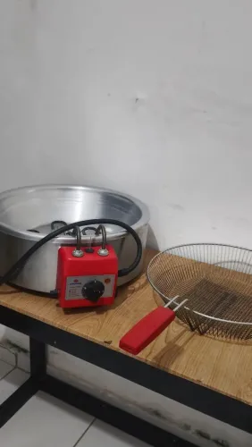Fritadeira elétrica da progáz semi nova usada poucas vezes!