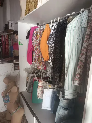 Vendo tudo de uma loja de roupa
