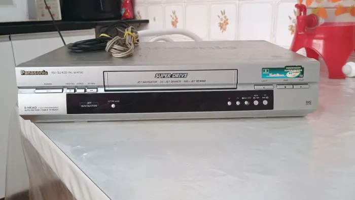 Vídeo cassete Panasonic modelo NV-SJ 435 BR