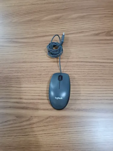 Mouse com fio Logitech M100