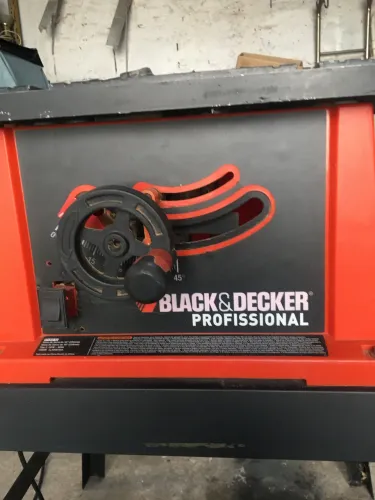 Serra bancada Black & Decker profissional 