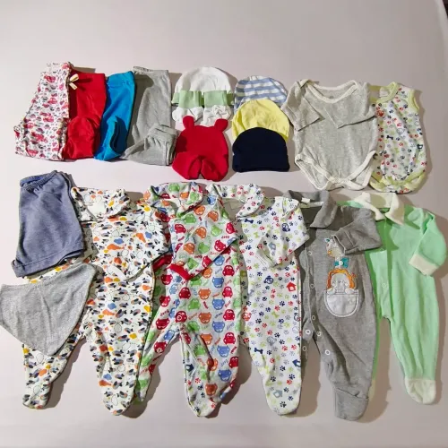 Lote de roupas RN bebê menino 90% sem uso (REF: lote1)