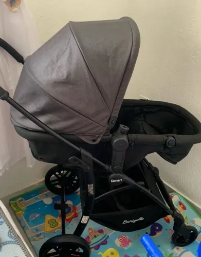 Carrinho de bebê Moisés 