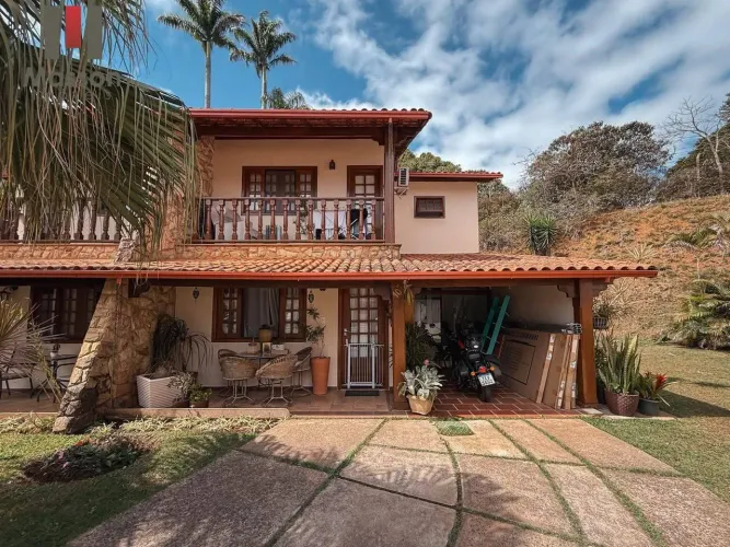 Casa com 4 quartos à venda, 128 m² por R$ 920.000 - Chalés do Algarve - Juiz de Fora/MG
