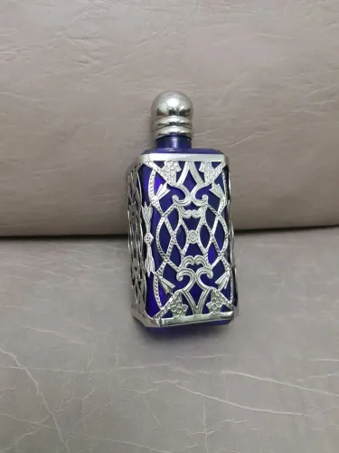 Antigo frasco para perfume vidro cobalto e prata 1940.